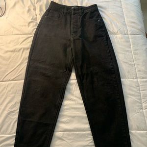 PRETTYLITTLETHING Boyfriend Jeans